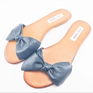 Steve Madden Truesdale Bow Flat Sandals